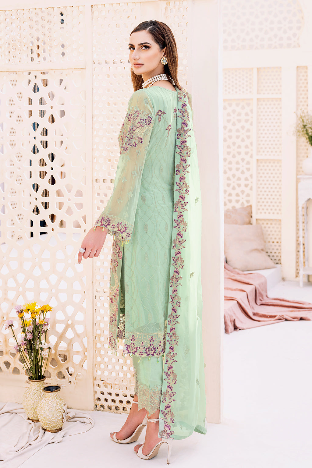 Pakistani Suits Design - Pakistani Suits Online - SareesWala.com